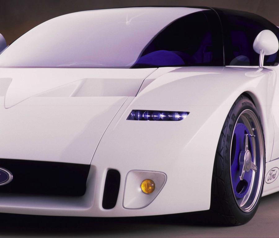 Детали экстерьера Ford GT90 Concept 1995 года  (фото 6 из 16)